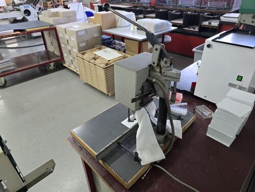 Foellmer Papierbohrmaschine - paper driller